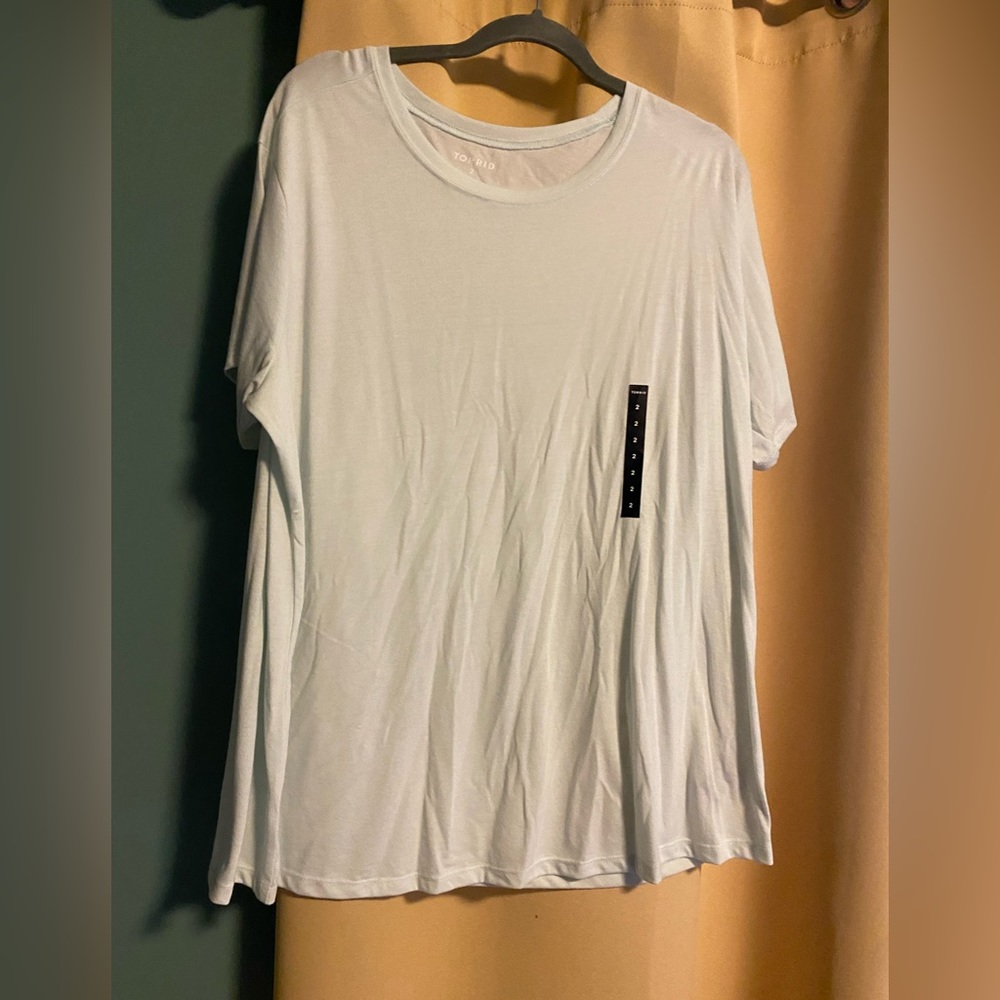 Torrid size 2 sky color tee. NWT. (18/20)